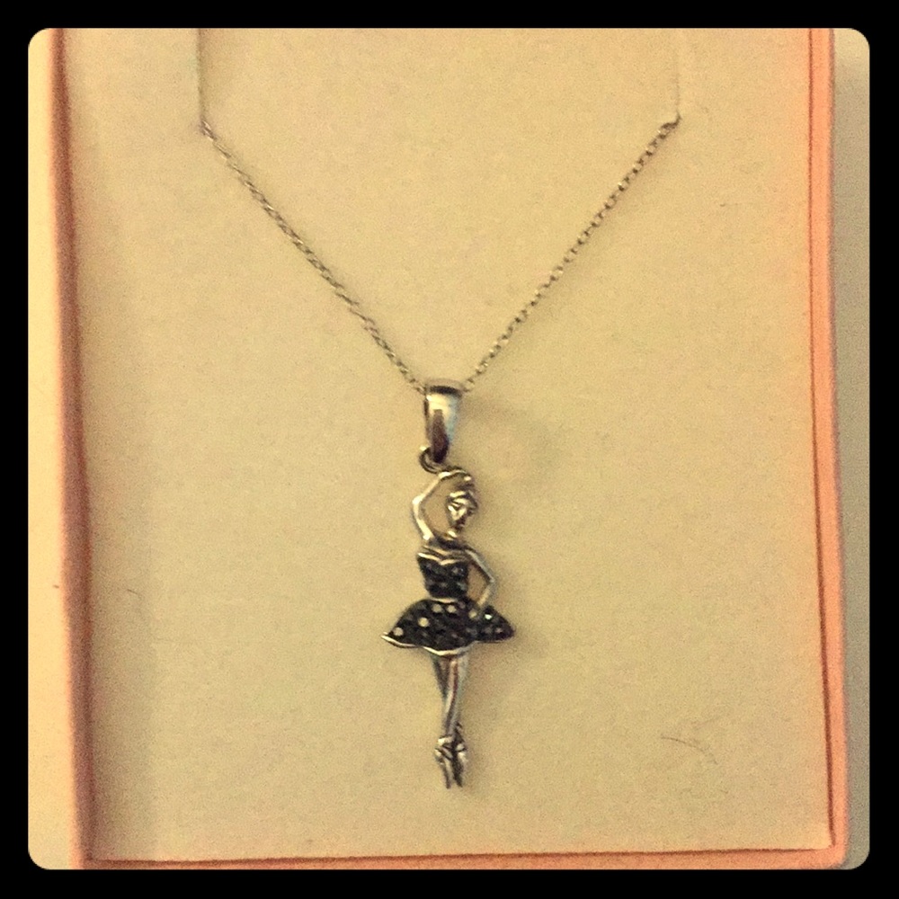 NWOT dancer necklace⭐️